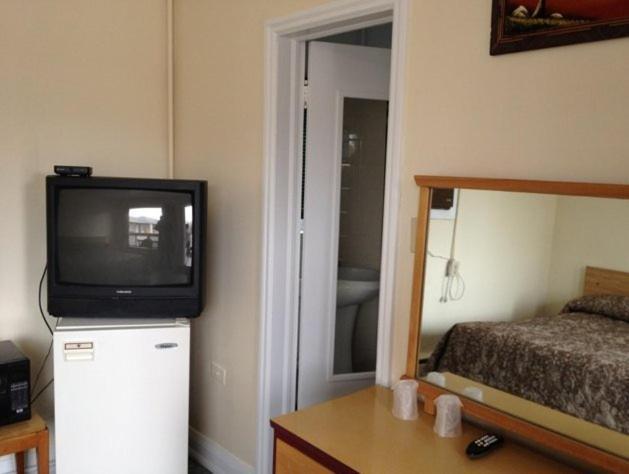 Victoria Motel Линдсей Экстерьер фото
